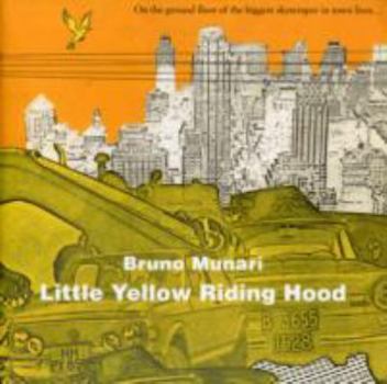 Paperback Little Yellow Riding Hood [Italian] Book