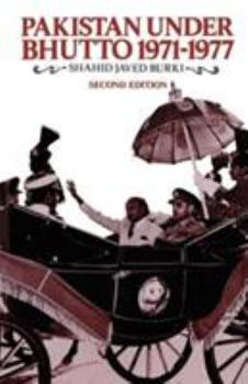 Paperback Pakistan Under Bhutto, 1971-1977 Book