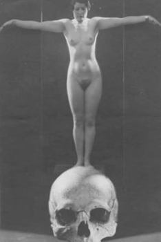 Paperback The Necromancer Book