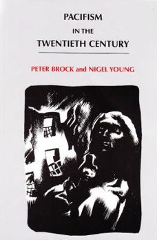 Paperback Pacifism in the Twentieth Century Book