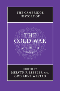 Paperback The Cambridge History of the Cold War Book