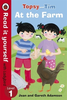 Paperback Read It Yourself with Ladybird Topsy and Tim at the Farm Lev 1 Book