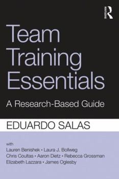 Paperback Team Training Essentials: A Research-Based Guide Book