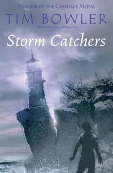 Paperback Storm Catchers. Tim Bowler Book