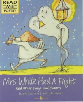 Paperback Mrs White Had a Fright Book