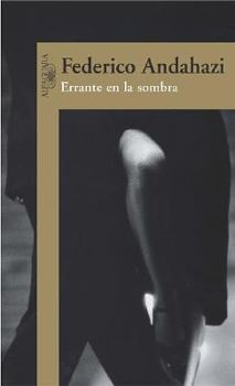 Paperback Errante en la Sombra: Novela Musical [Spanish] Book