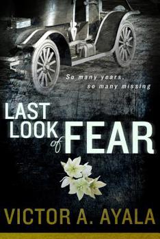 Paperback Last Look of Fear Book