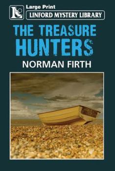 Paperback The Treasure Hunters [Large Print] Book