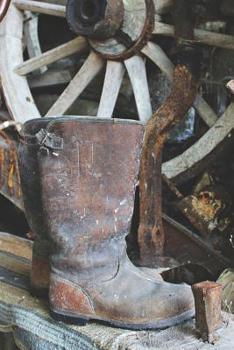 Paperback A Day on the Farm Notebook Book