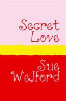 Paperback Secret Love - Large Print [Large Print] Book