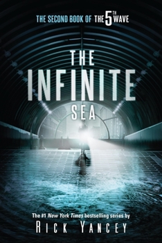 Paperback The Infinite Sea: The Second Book of the 5th Wave Book