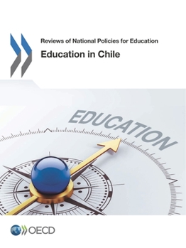Paperback Education in Chile Book
