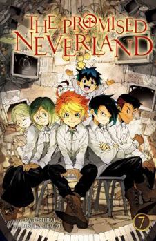  7 - Book #7 of the  [Yakusoku no Neverland]