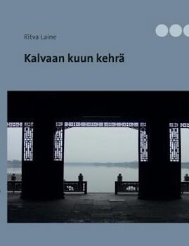 Paperback Kalvaan kuun kehrä [Finnish] Book