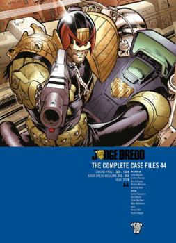 Paperback Judge Dredd: The Complete Case Files 44 Book