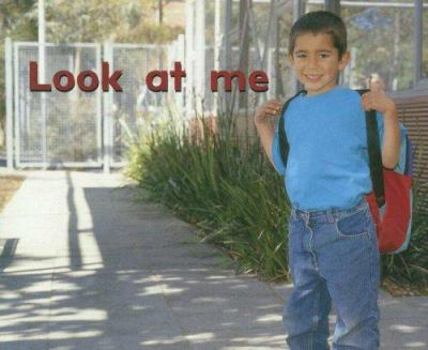 Paperback Look at Me (Rigby PM Benchmark Collection Level 1) Book