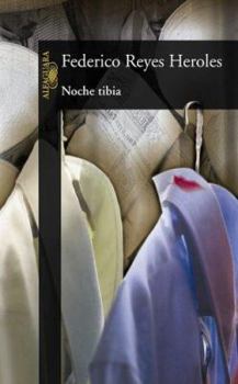 Paperback Noche Tibia [Spanish] Book