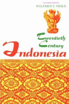 Paperback Twentieth-Century Indonesia Book