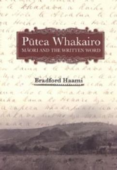 Paperback Putea Whakairo: Maori and the Written Word Book