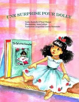 Paperback Une Surprise Pour Dolly: Dolly's Winter Surprise [French] Book