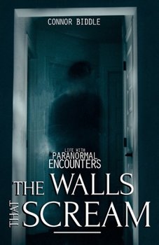 Paperback The Walls That Scream Book