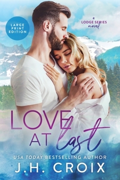 Paperback Love At Last [Large Print] Book