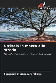 Paperback Un'isola in mezzo alla strada [Italian] Book