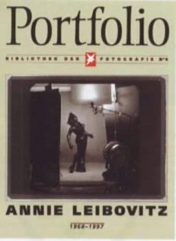 Paperback Annie Leibovitz: 1968-1997 Book
