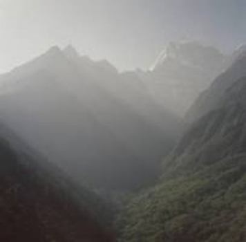 Paperback Inspire: Courageous People of Our Time Book