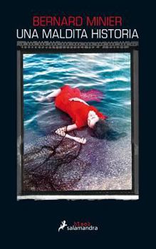 Paperback Una Maldita Historia [Spanish] Book