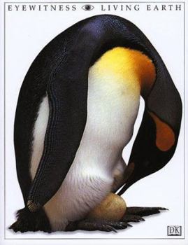 Hardcover Living Earth (Eyewitness) Book