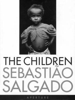 Paperback Sebastião Salgado: The Children: Refugees and Migrants Book