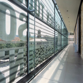 Hardcover Time, Space and Material: The Mechanics of Layering in Architecture Book