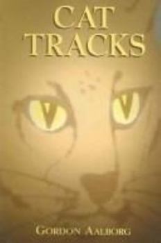 Paperback Cat Tracks [Large Print] Book