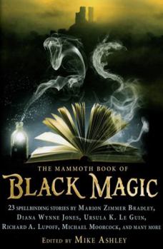 Paperback The Mammoth Book of Black Magic Book