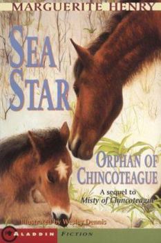 Paperback Sea Star: Orphan of Chincoteague Book