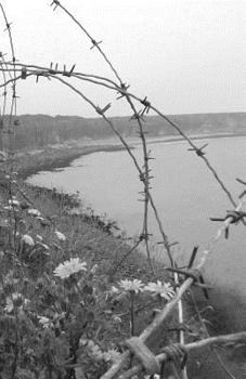 Paperback Viajando por mundos Paralelos [Spanish] Book