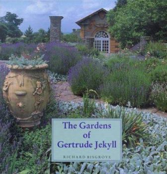 Paperback The Gardens of Gertrude Jekyll Book