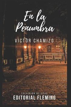 Paperback En La Penumbra [Spanish] Book