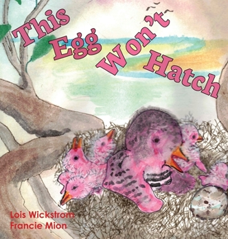 Hardcover This Egg Won't Hatch [Large Print] Book