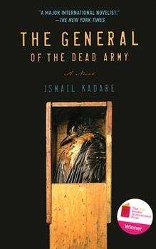 Paperback The General of the Dead Army Book