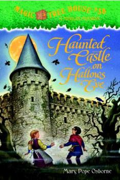 Hardcover Haunted Castle on Hallow's Eve (Magic Tree House, 30) Book