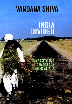 Paperback India Divided: Diversity and Democracy Under Attack Book