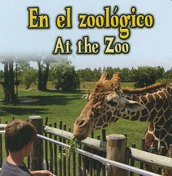 Board book En el Zoologico/At the Zoo [Spanish] Book