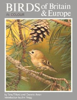 Paperback Birds of Britain and Europe: In Colour Book