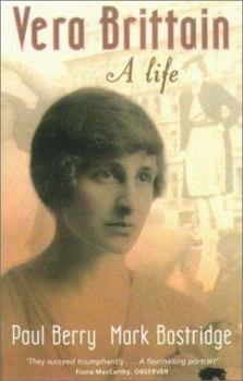 Paperback Vera Brittain: A Life Book