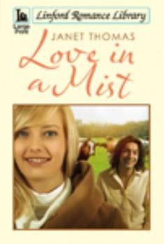 Paperback Love in a Mist [Large Print] Book