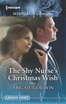 Mass Market Paperback The Shy Nurse's Christmas Wish (Harlequin Medical Romance) [Large Print] Book