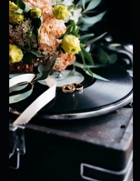 Engagement Guest Book: Sign In Guestbook with BONUS Gift Log 1693385171 Book Cover