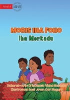 Living in the Village - At the Market - Moris iha Foho - Iha Merkadu 1922621773 Book Cover